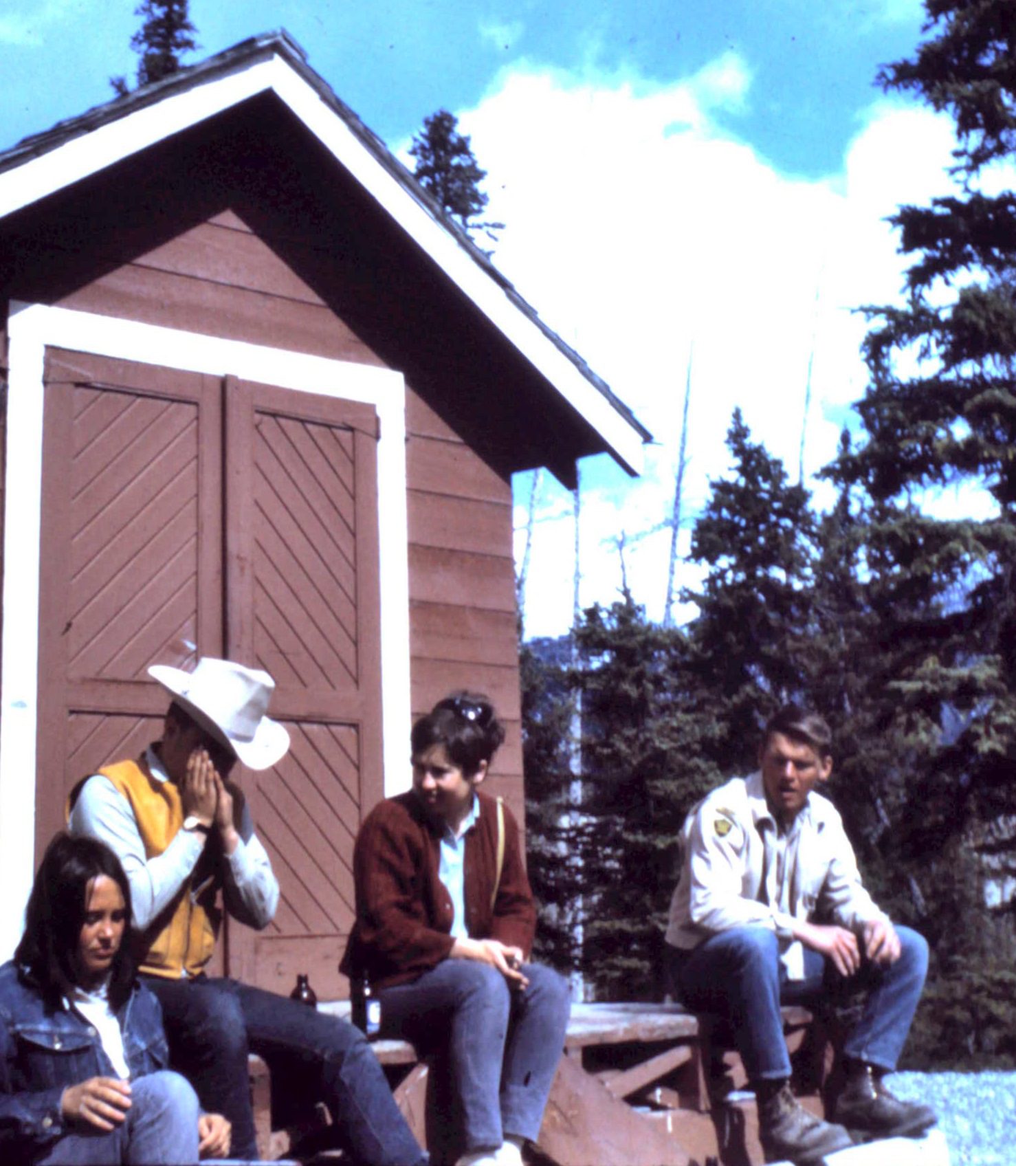 Jay Morton entertaining the girls at Saskatchewan River Crossing. Paul at right. Photo courtesy of Don Mickle.